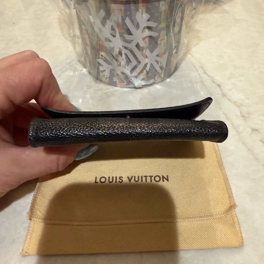 Louis Vuitton Damier Graphite 6 key ring holder in EUC With dust bag and COA - Picture 9 of 11